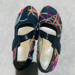 OTBT black multicolor wedges